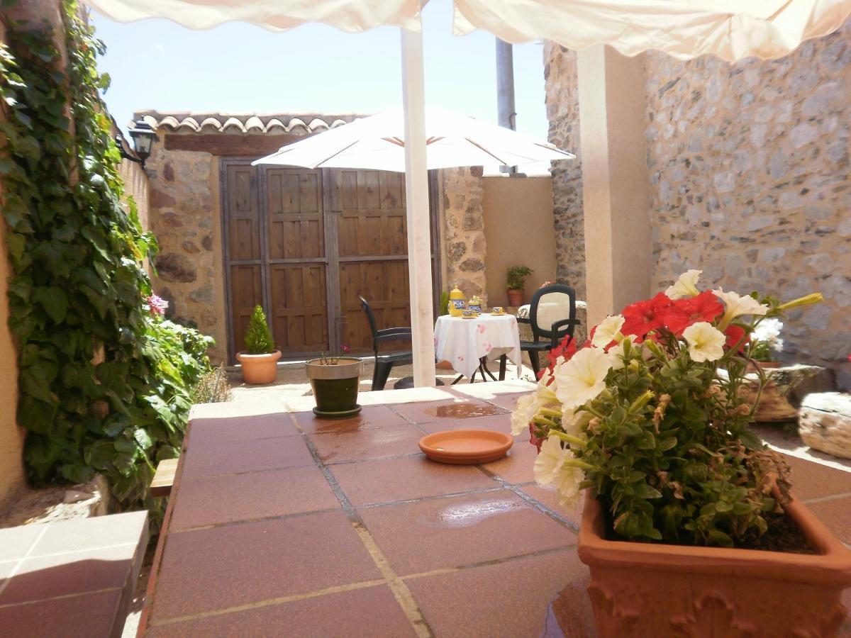 Camino Del Prado Guest House Santa Maria la Real de Nieva ภายนอก รูปภาพ