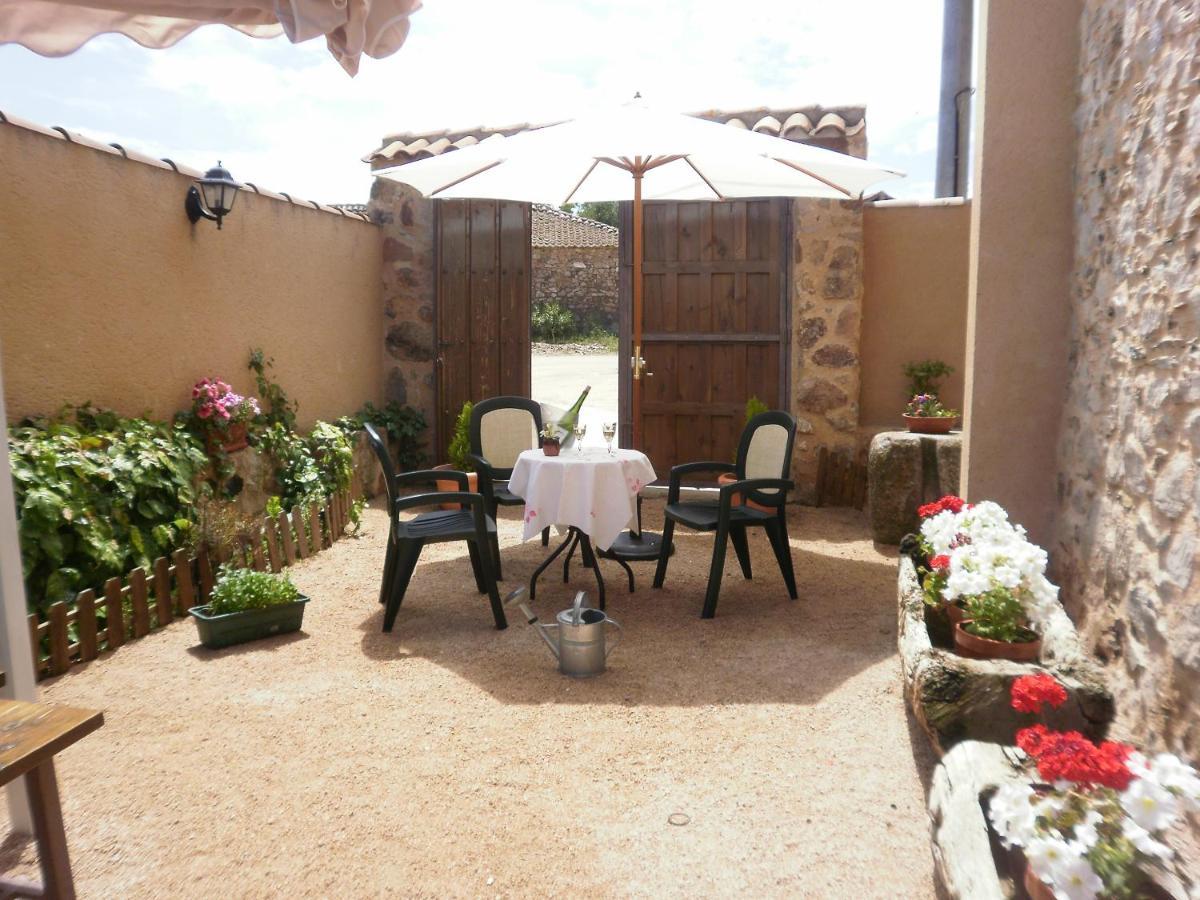 Camino Del Prado Guest House Santa Maria la Real de Nieva ภายนอก รูปภาพ