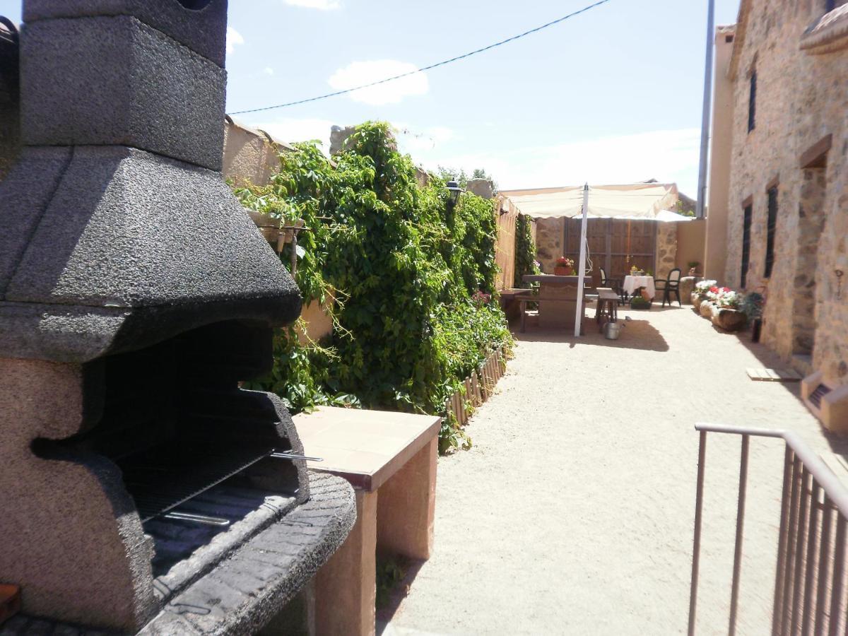 Camino Del Prado Guest House Santa Maria la Real de Nieva ภายนอก รูปภาพ