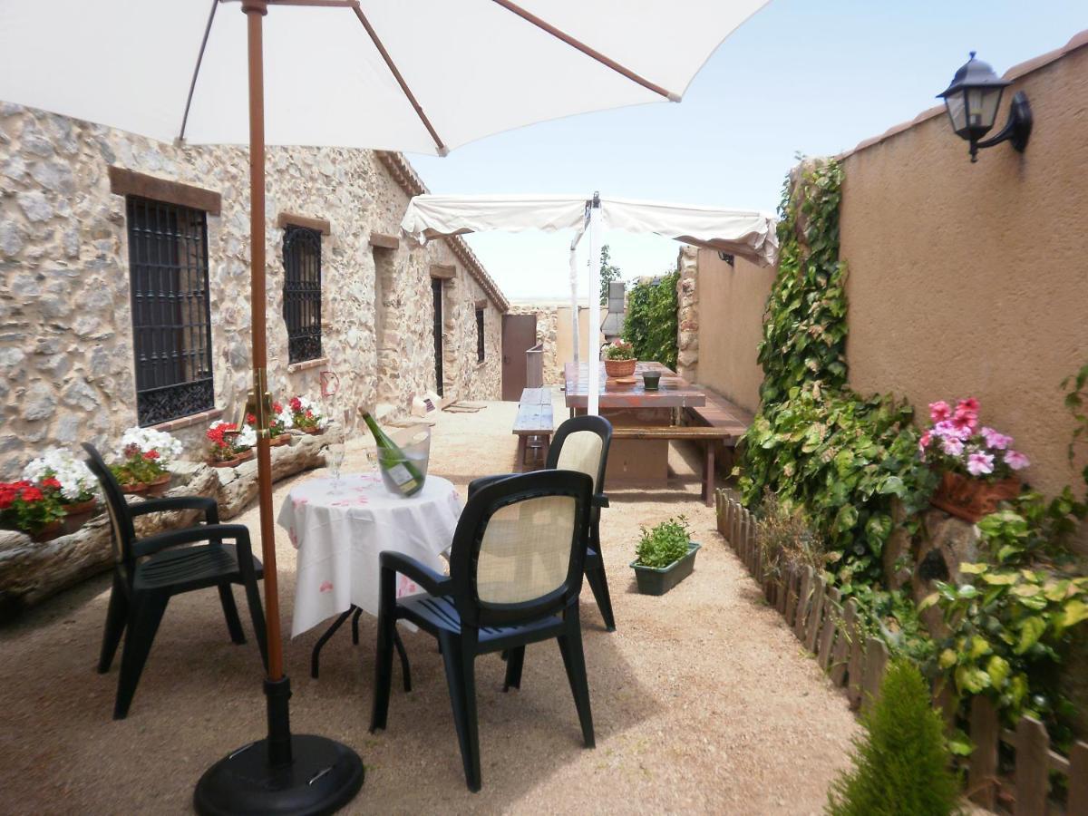 Camino Del Prado Guest House Santa Maria la Real de Nieva ภายนอก รูปภาพ