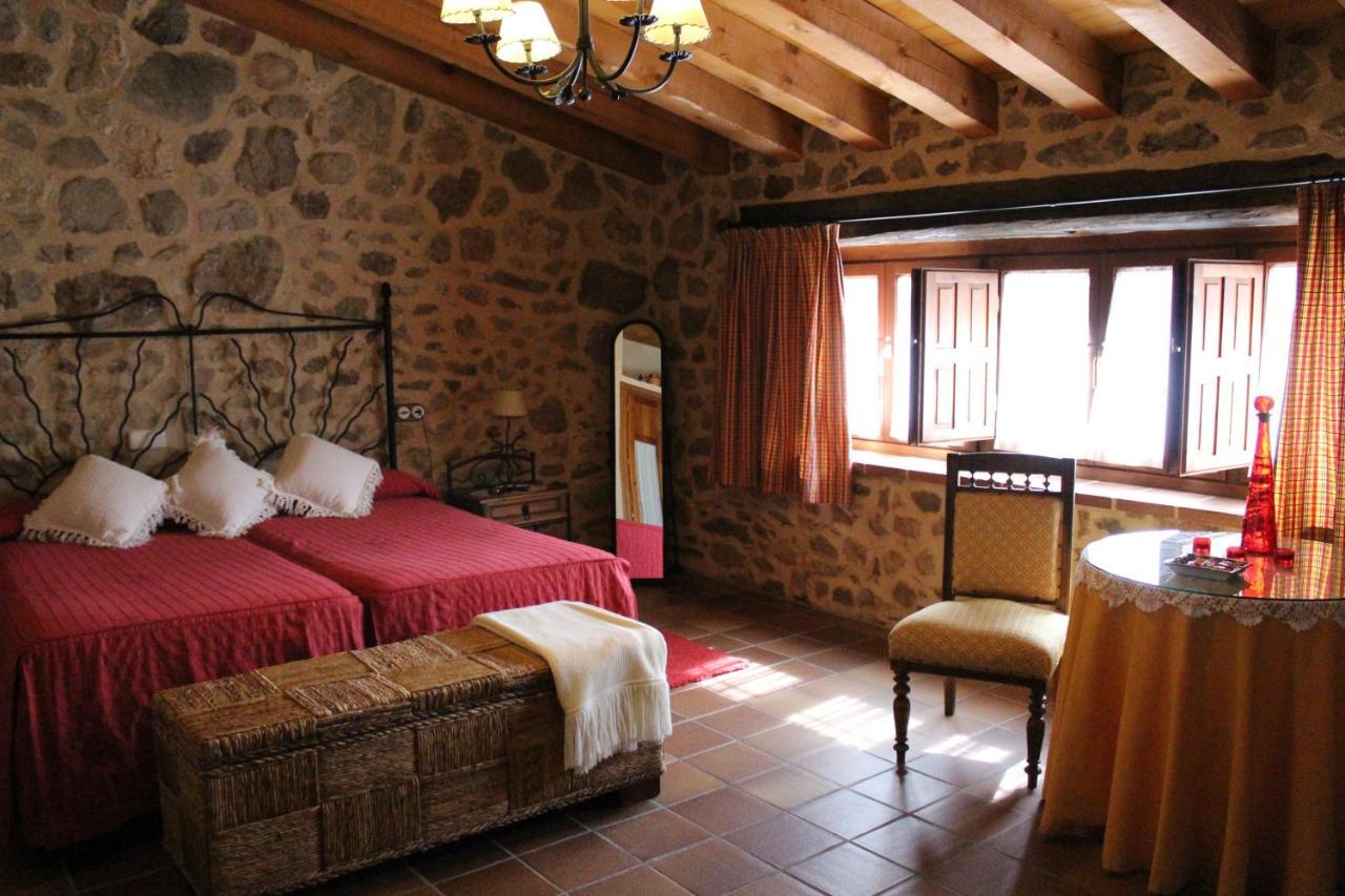 Camino Del Prado Guest House Santa Maria la Real de Nieva ภายนอก รูปภาพ