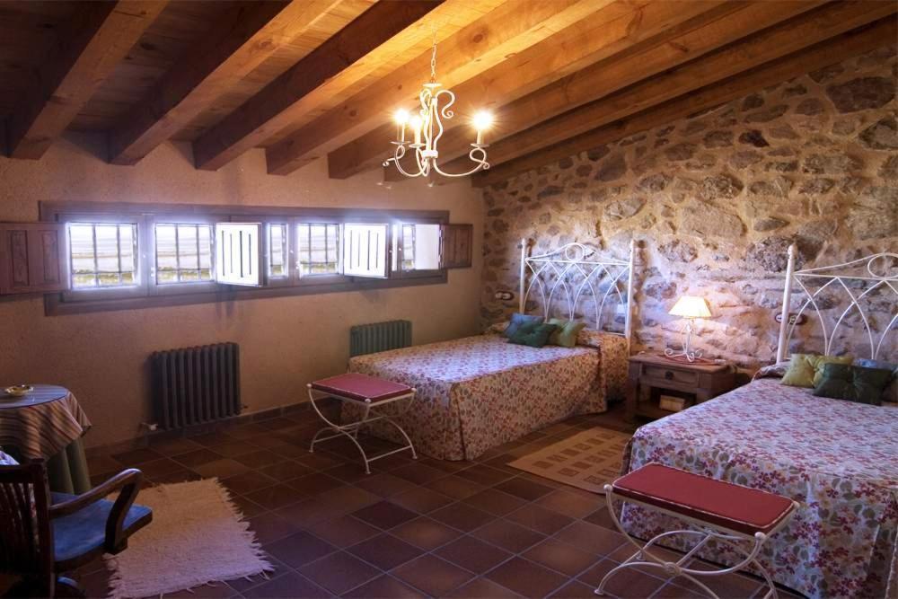 Camino Del Prado Guest House Santa Maria la Real de Nieva ภายนอก รูปภาพ